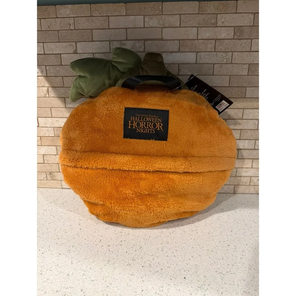 Universal Studios Halloween‎ Horror Nights 2-In-1 Pumpkin Blanket Pillowcase nwt